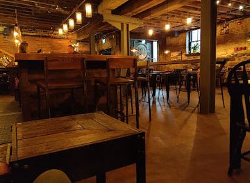 canada/fundy-national-park/bar/five-and-dime