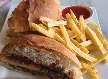 ethiopia/mekele/bar/tee-chat-lounge