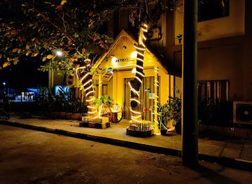 myanmar-burma/upper-myanmar/bar/retro-bar