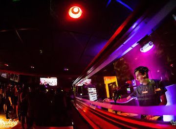 massachusetts/quabbin-reservoir/bar/monkey-bar