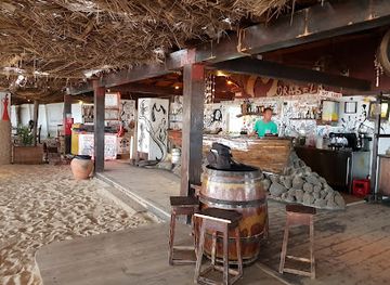 cabo-verde/praia-de-cruz/bar/morabeza-beach-bar-lounge-restaurant