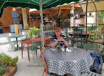 france/poitou-charentes/bar/le-pont-qui-bouge-bar-guinguette