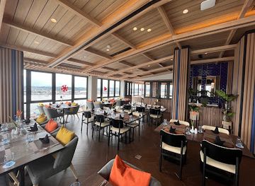 indonesia/east-kalimantan/bar/skyhouse-rooftop-restaurant