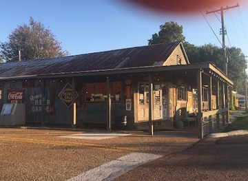 mississippi/natchez-trace-parkway/bar/smoot-s-grocery-blues-lounge