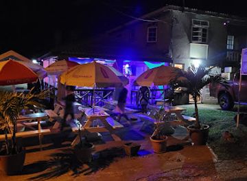 barbados/harrison-s-cave/bar/velma-s-bar