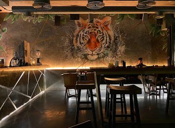 bahrain/tree-of-life/bar/akaya-bistro