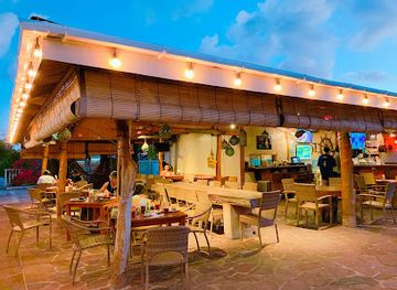 palau/airai/bar/drop-off-bar-and-grill