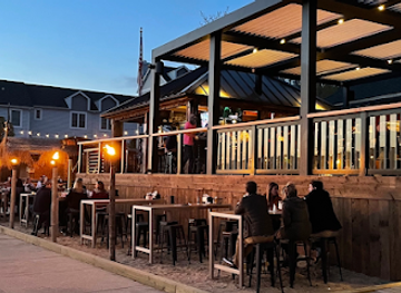 Lee's Landing Dock Bar