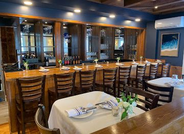 north-carolina/crystal-coast/bar/blue-moon-bistro
