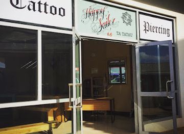 tonga/ha-ano/bar/happy-sailor-tattoo-tonga