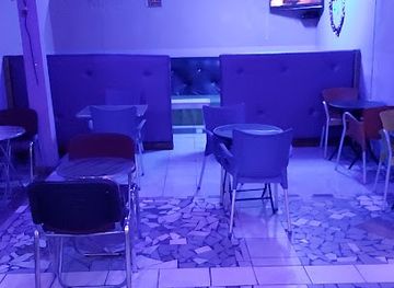 gabon/ngounie-province/bar/wall-street-fast-food