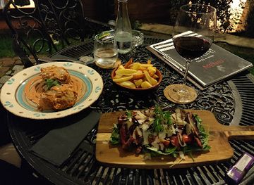 romania/alba/bar/somm-wine-cheese