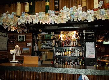 germany/cologne/altstadt-nord/bar/barney-vallely-s