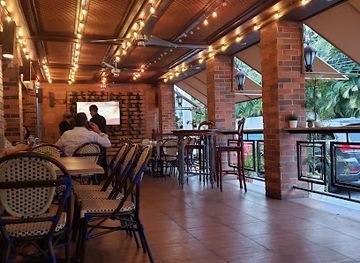 dominican-republic/enriquillo-valley/bar/la-vinateria-bistro-bar