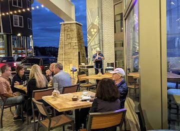 michigan/harbor-springs/bar/sip