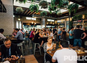 australia/canberra/manuka/bar/public