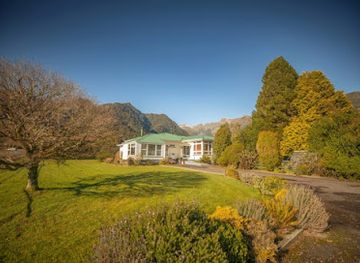 new-zealand/fox-glacier/bar/rainforest-motel