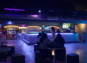 california/santa-catalina-island/bar/chi-chi-club