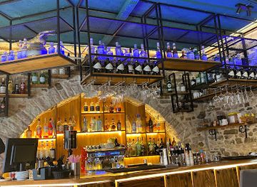 albania/gjirokaster/bar/hangover-cocktail-bar