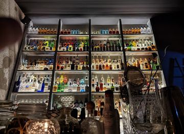 portugal/madeira/bar/dash-cocktail-bar