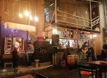 peru/andean-highlands/bar/la-pena-del-carajo