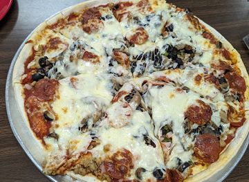 iowa/backbone-state-park/bar/aunt-necee-s-pizza