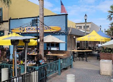california/huntington-beach/huntington-beach-pier/bar/longboard-restaurant-pub