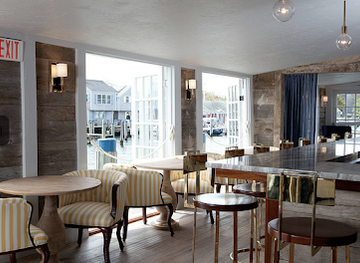 massachusetts/nantucket/bar/cru