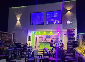 togo/lome/bar/new-york-lounge-bar-restaurant