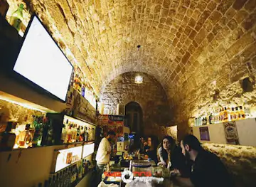 Frolic, pub & cafe