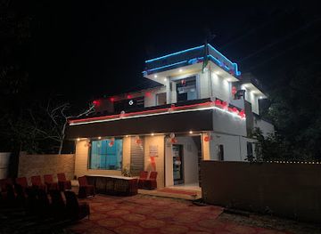 india/kashmir-valley/bar/skyfall-sports-club-cafe