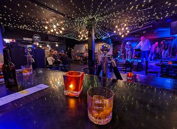 The Sand Dollar Lounge