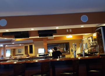 rhode-island/napatree-point-conservation-area/bar/supreme-restaurant-bar