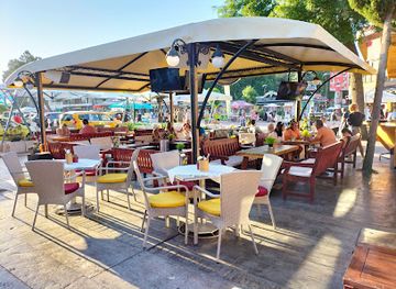 bulgaria/nessebar/bar/corner-bar-dinner