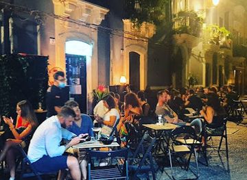 italy/sicily/bar/black-cocktail-beer-bar