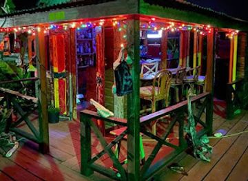saint-kitts-and-nevis/nevis-peak/bar/knick-knacks-cafe