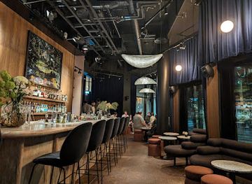 norway/ostlandet/bar/poppy