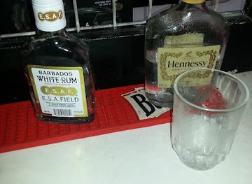 barbados/bridgetown/bar/cool-breeze-bar