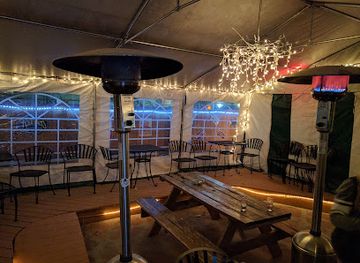 kansas/lawrence/bar/gaslight-gardens