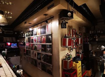 spain/granada/realejo-san-matias/bar/loop-bar-records