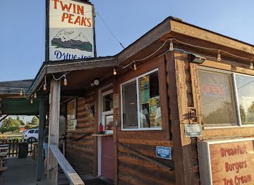 oregon/cascade-mountains/bar/twin-peaks-drive-in