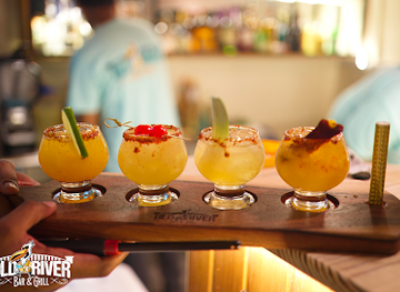 belize/belize-district/bar/old-river-bar-grill