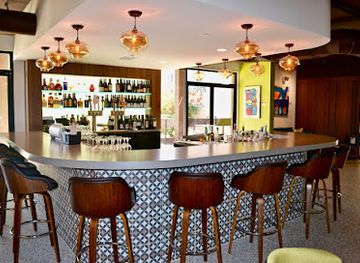 california/palm-springs/tahquitz-river-estates/bar/v-wine-lounge-martini-bar