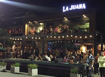 argentina/san-carlos-de-bariloche/cerro-catedral/bar/la-juana-bar-bariloche