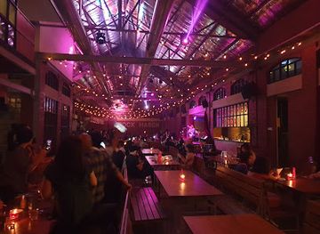 indonesia/central-java/bar/beer-hall