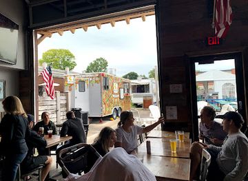 michigan/harbor-springs/bar/the-back-lot-beer-garden