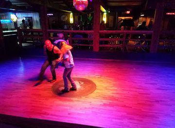 kansas/salina/bar/outlaws