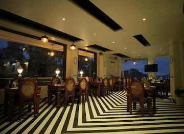 india/himachal-pradesh/bar/the-open-barrel