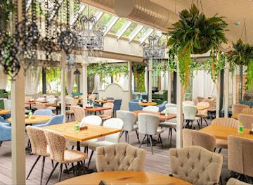 azerbaijan/baku/fountain-square/bar/cafe-city-fountain