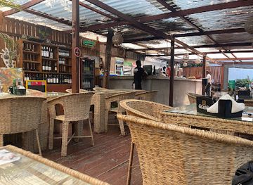 mozambique/maputo/bar/roots-bar-museu